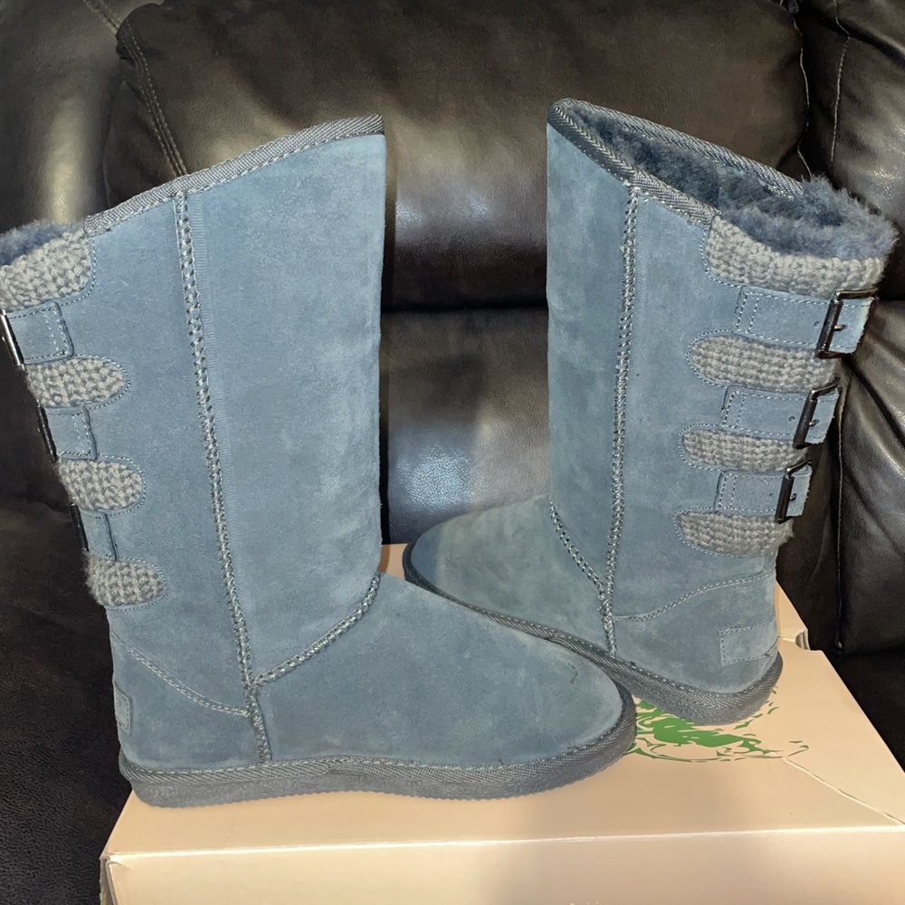 Never Used Woman’s Boots Lugz size 8